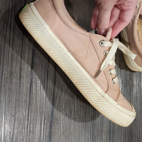 CARIUMA Women's Shoes OCA Low Pink Size 8 US Ethically Made Canvas Sneakers - Picture 5 of 9